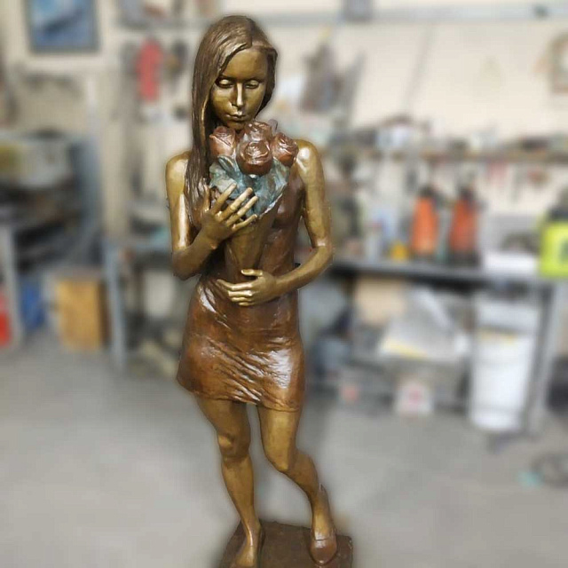 Скульптура из бронзы