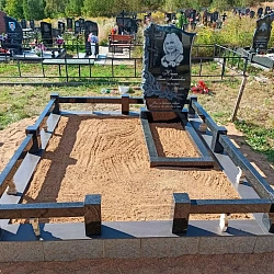 Благоустройство бессерным блоком и плитка по периметру